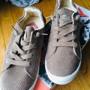 Roxy Bayshore size 6 never worn
